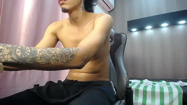 Tayson_Hot