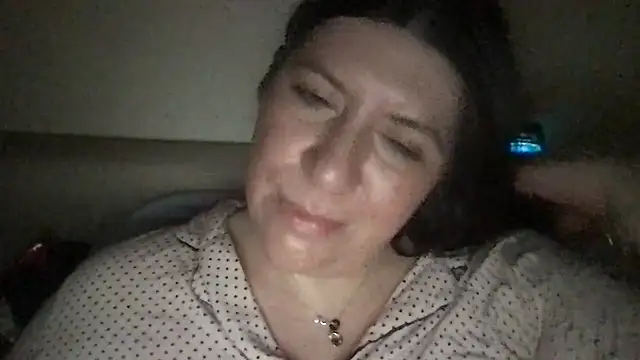 HYPHYtype live cam on StripChat