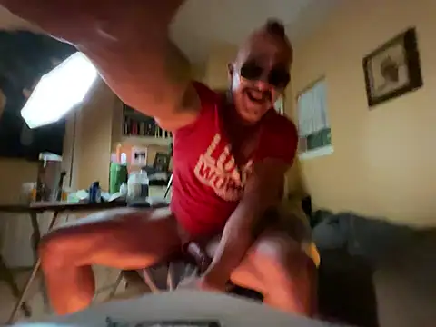 daddydonkey84 live cam on StripChat