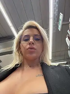 IveySin live cam on StripChat