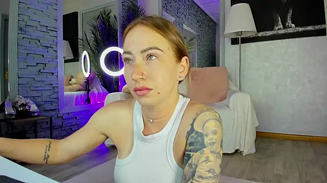 Reina_Cummings webcam