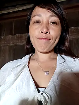 Angelina-Luxxy webcam