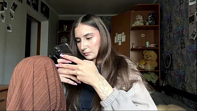 KittyNoSkirty webcam