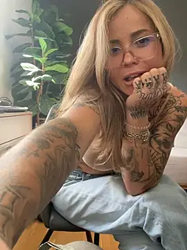 Etwas_neugierig live sex cam