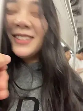 Luna-girl live cam on StripChat