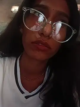 Komal_0143 live cam on StripChat