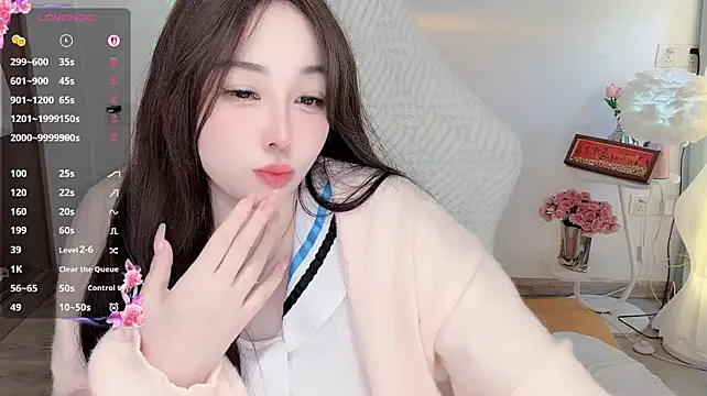 Liz-nn live cam on StripChat