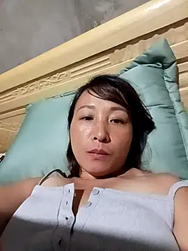 Angelina-Luxxy webcam