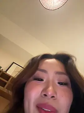 Yomi009 live cam on StripChat
