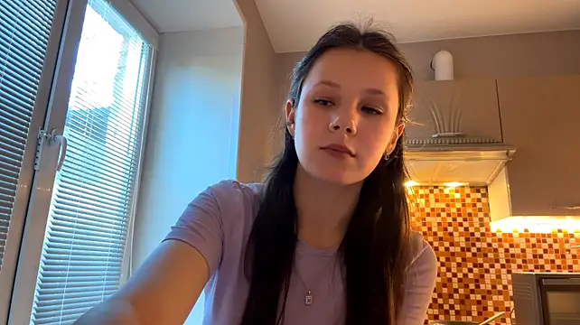 LyndiaMcelhany live cam on StripChat
