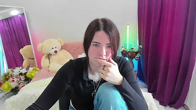 Kira_Vine