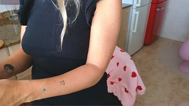 Lunamix live sex cam