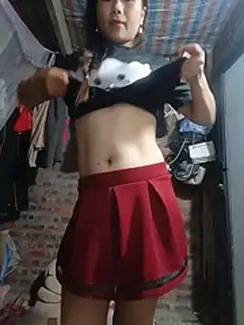 HeresThuy22 webcam