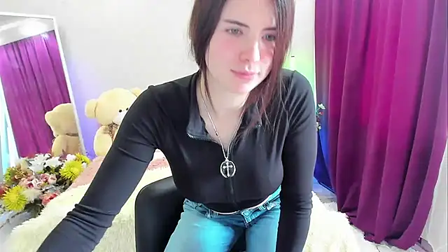 Kira_Vine