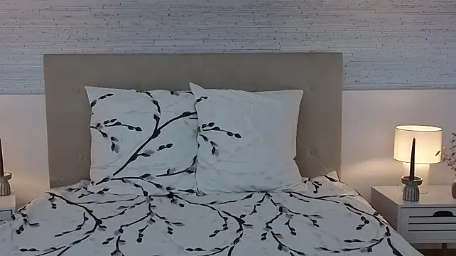 L1ittle_kitty_ live cam on StripChat