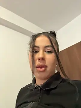 DaianaKimberly live cam on StripChat