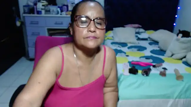 pervert_mommy_ live cam on StripChat
