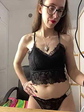 MartiniiSelenna live cam on StripChat