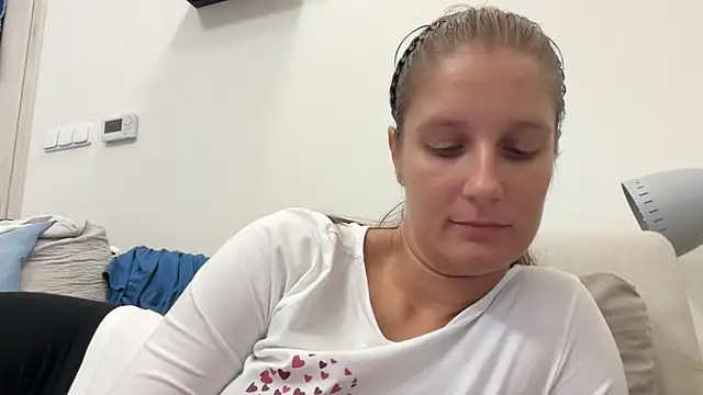 jennifer11772 live cam on StripChat