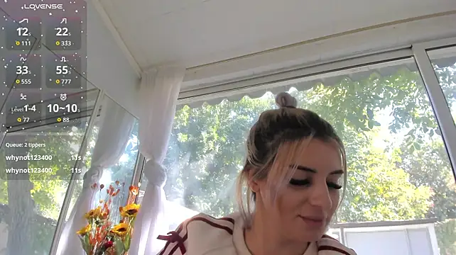 Ella_Vee webcam