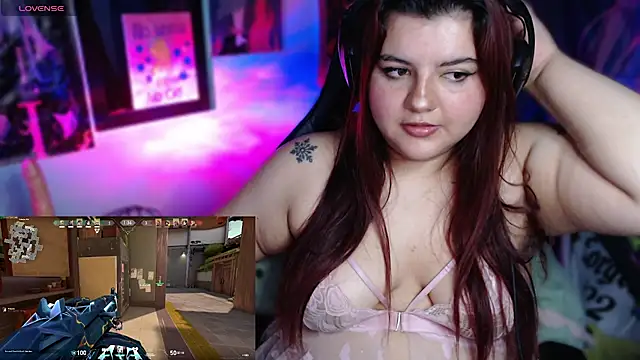 Annee23 live cam on StripChat