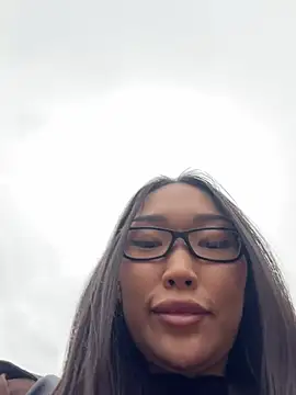 trytomakememoam live cam on StripChat