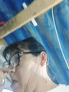 clarita_01 live cam preview