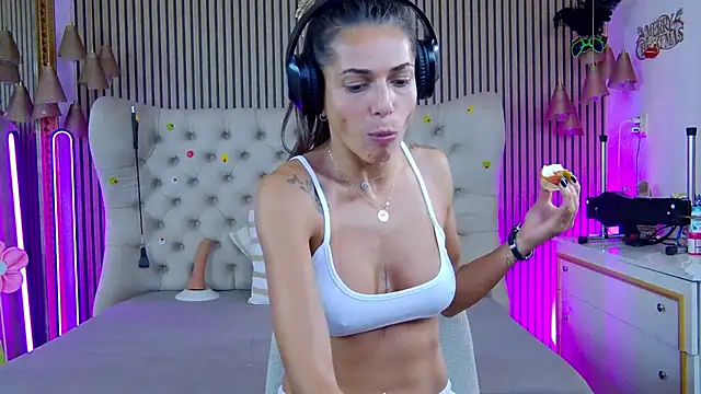 PlayfulShow webcam