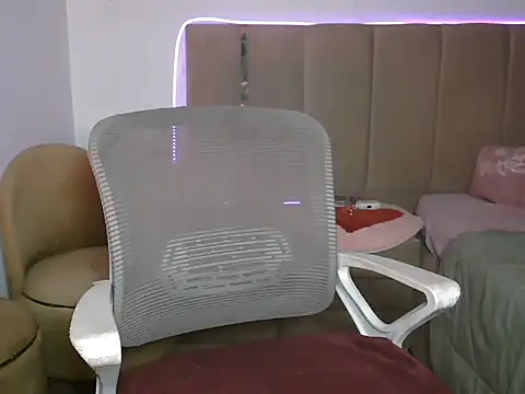 Aura_08 webcam