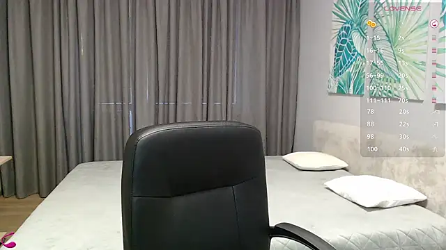 mia_bloomy webcam
