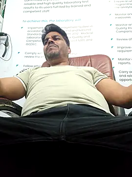 Raaz_5690 webcam