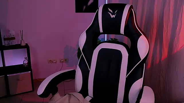 KiraKittyy_ webcam