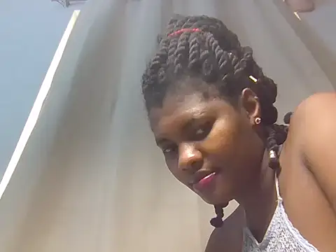smallprettygal live cam preview