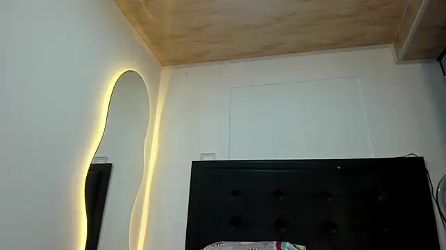 BustyGlow webcam