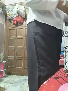 sanu_07 live cam on StripChat