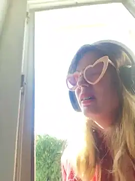 Frenchgirl live cam on StripChat