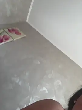 SunnyLeila2101 webcam