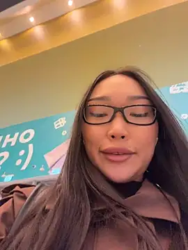 trytomakememoam live cam on StripChat