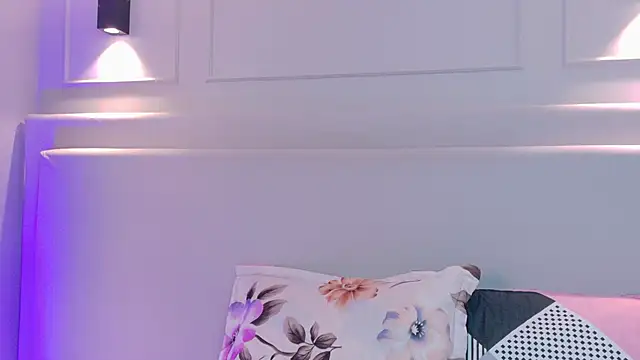 NaomiKlarc