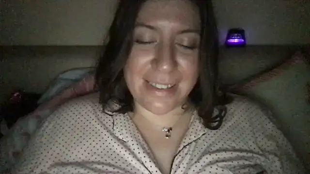 HYPHYtype live cam on StripChat