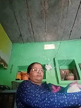 Manavi_x webcam