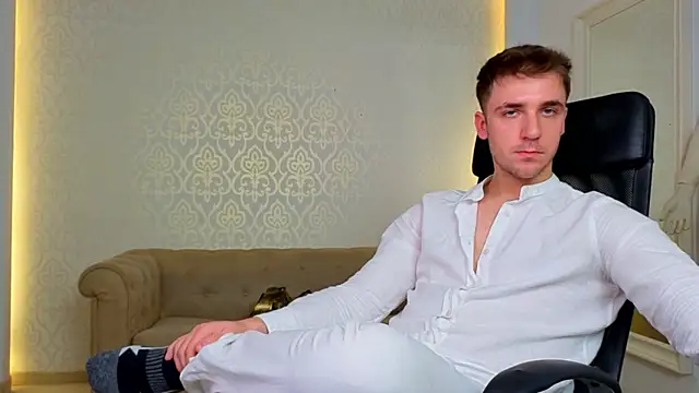 KellenWest live cam on StripChat
