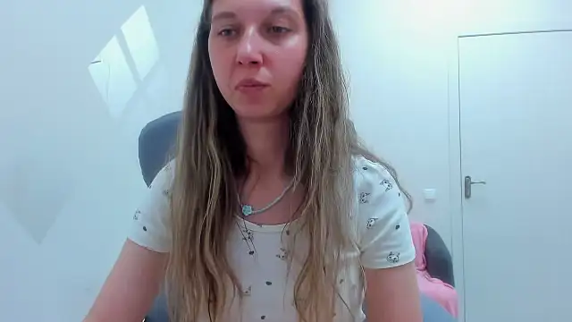 Ellina_Star live cam on StripChat