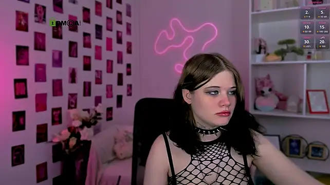 nikki_kiss_ webcam