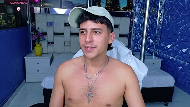 ian_sprouse live cam on StripChat