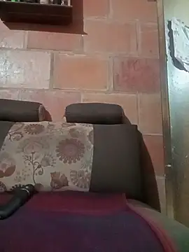 isis_milove webcam