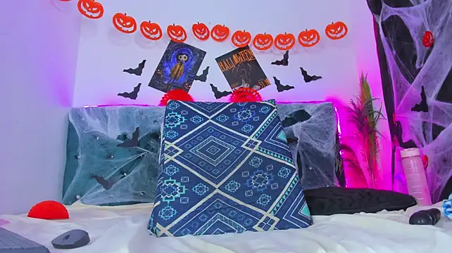 Roxanna_0