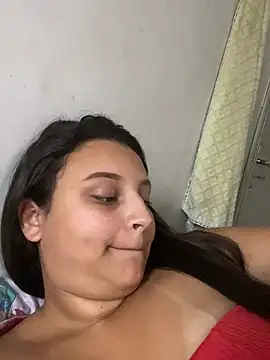 julia_moreira webcam