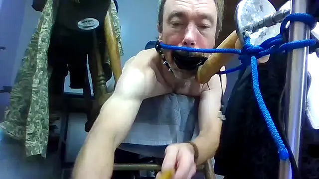 Mr-A-YourSlut webcam