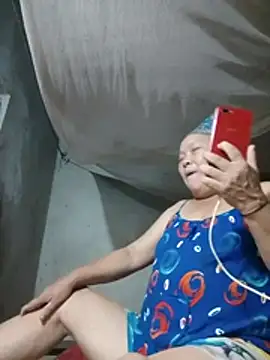 LoveMomy68 webcam